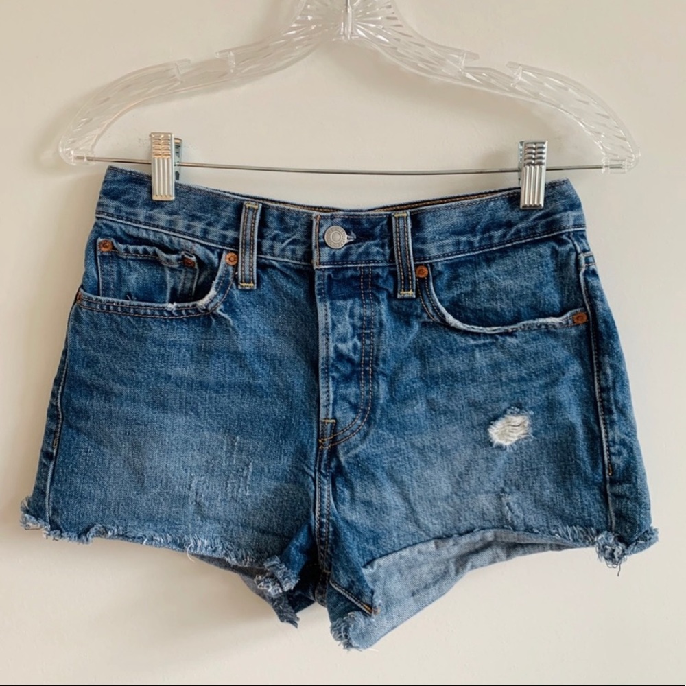LEVI’S High Rise Denim Shorts Distressed Sz 27